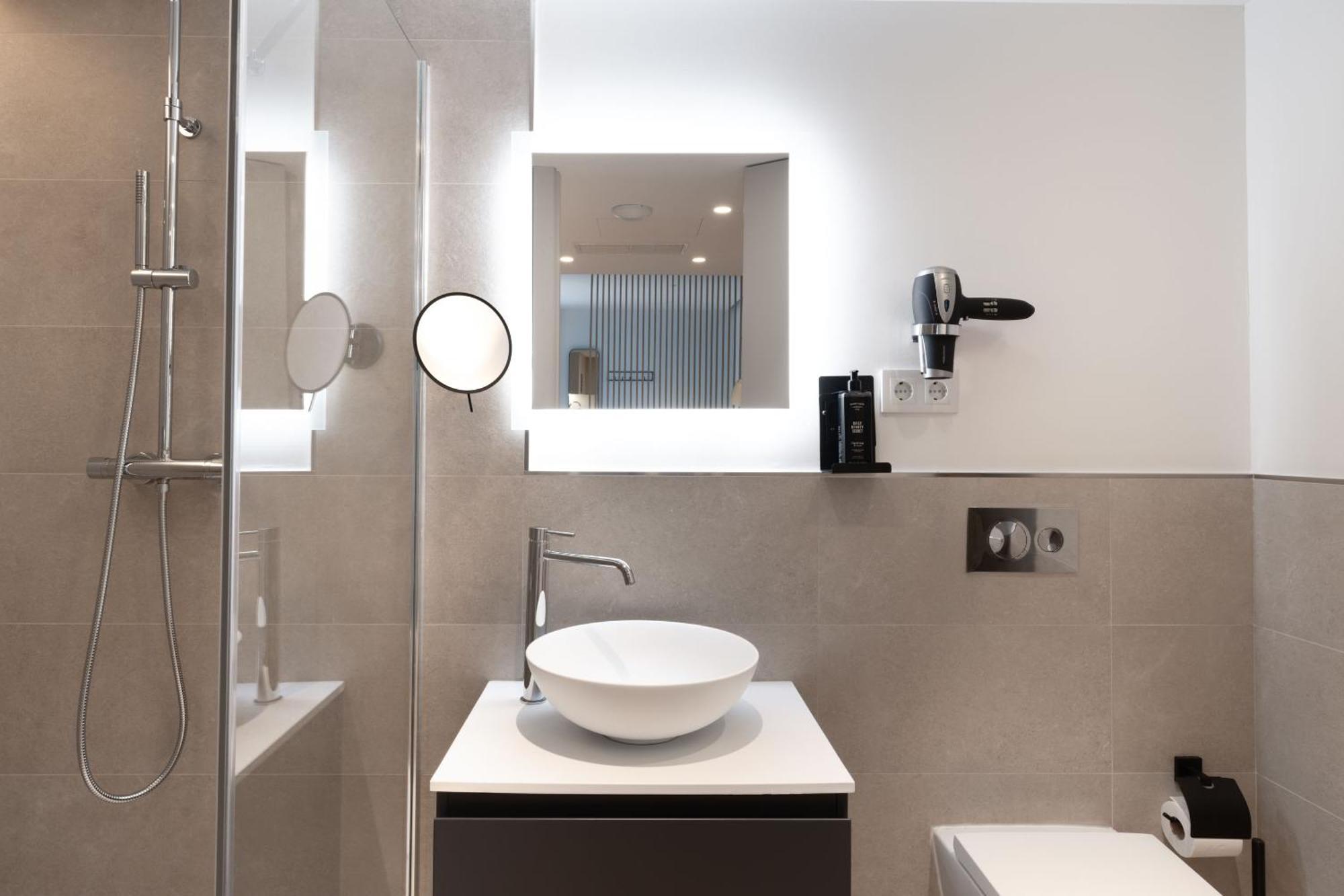 Limehome Madrid Calle De Juan Hurtado De Mendoza Luaran gambar