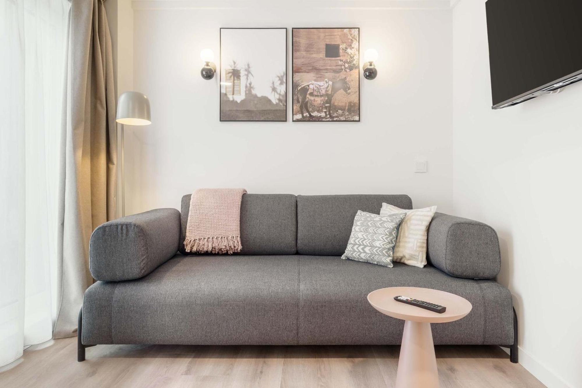 Limehome Madrid Calle De Juan Hurtado De Mendoza Luaran gambar