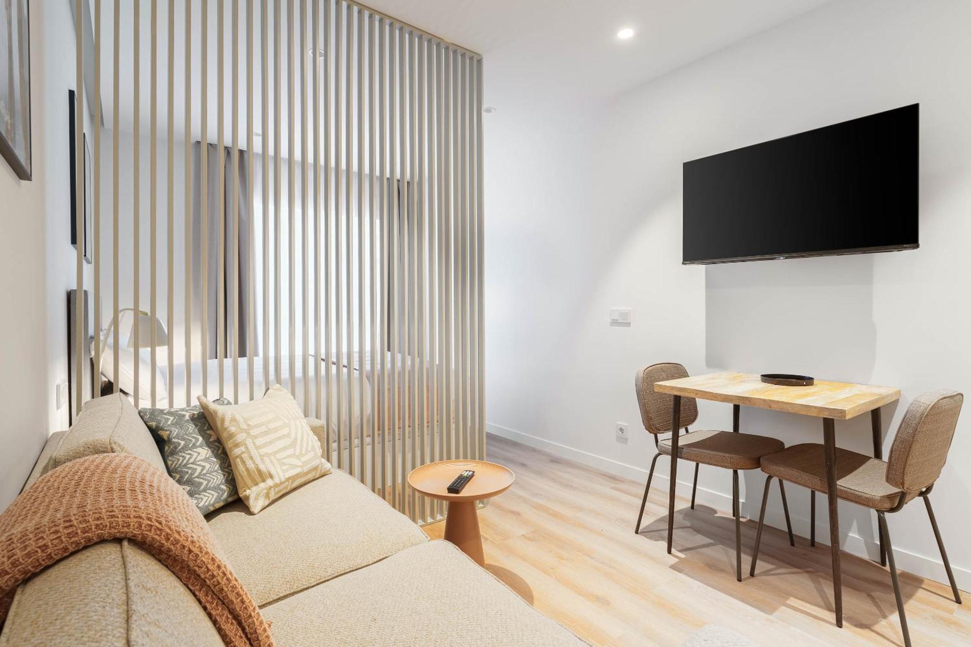 Limehome Madrid Calle De Juan Hurtado De Mendoza Luaran gambar